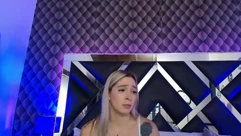 victtoria lee online show from 11/20/25, 07:35