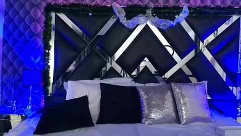 victtoria lee online show from 12/17/25, 09:10