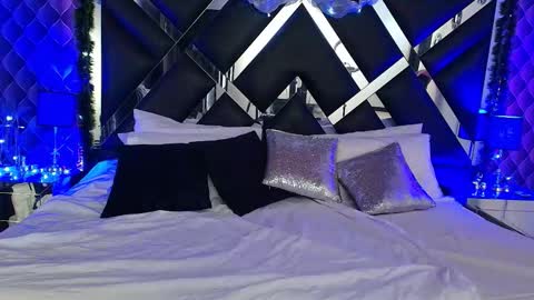 victtoria lee online show from 12/22/25, 07:55