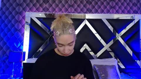 victtoria lee online show from 02/16/26, 07:10