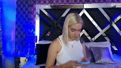 victtoria lee online show from 02/17/26, 06:58