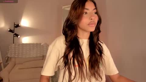 Snapshot of vienah chatting on 02/20/25, 04:14 Karla online show from 02/20/25, 04:14