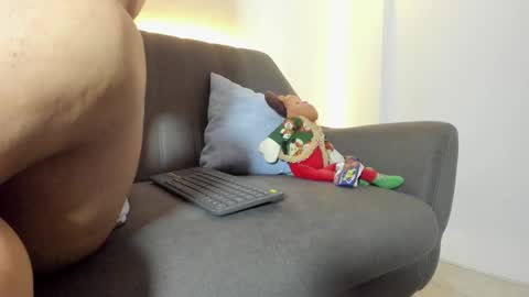 Snapshot of viic_strong1 chatting on 12/05/24, 10:01 Victoria Strong online show from 12/05/24, 10:01