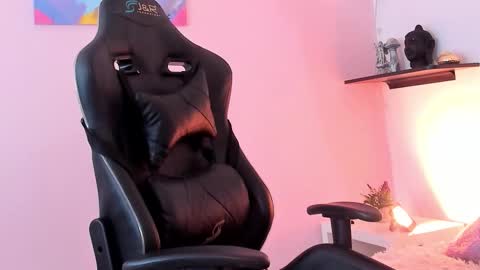 Snapshot of viictoria_rose chatting on 12/01/25, 08:36 viictoria_rose online show from 12/01/25, 08:36