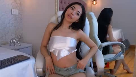 Violet  online show from 12/13/25, 08:47