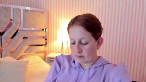 Snapshot of viioletamora chatting on 12/13/24, 01:59 Violeta online show from 12/13/24, 01:59