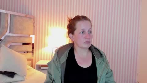 Snapshot of viioletamora chatting on 12/16/24, 12:48 Violeta online show from 12/16/24, 12:48