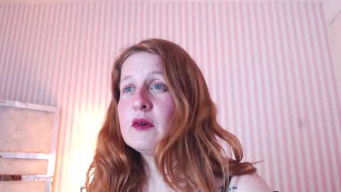 Snapshot of viioletamora chatting on 12/28/24, 01:29 Violeta online show from 12/28/24, 01:29