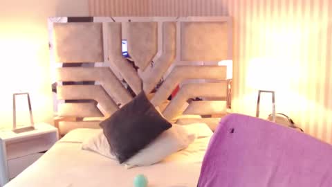 Snapshot of viioletamora chatting on 12/31/24, 12:32 Violeta online show from 12/31/24, 12:32