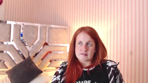 Snapshot of viioletamora chatting on 12/31/24, 06:37 Violeta online show from 12/31/24, 06:37