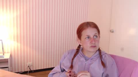 Snapshot of viioletamora chatting on 01/09/25, 08:22 Violeta online show from 01/09/25, 08:22