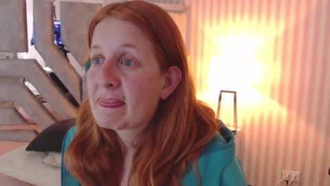 Snapshot of viioletamora chatting on 01/15/25, 12:41 Violeta online show from 01/15/25, 12:41