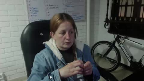 Snapshot of viioletamora chatting on 02/23/25, 05:01 Violeta online show from 02/23/25, 05:01