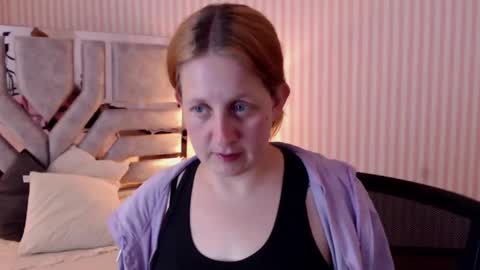 Snapshot of viioletamora chatting on 02/24/25, 01:02 Violeta online show from 02/24/25, 01:02