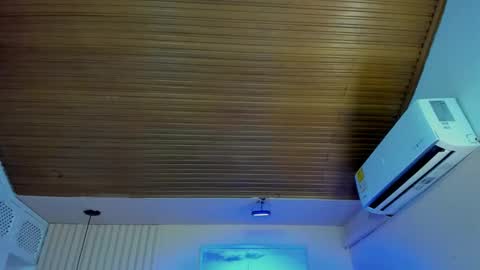 Viiolett online show from 09/25/25, 07:28