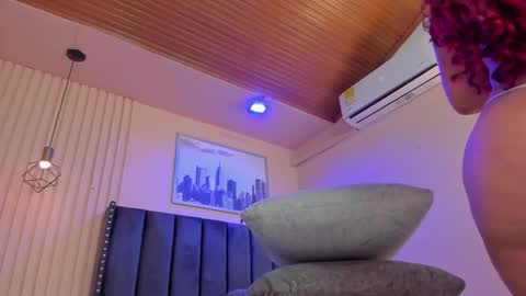 Viiolett online show from 12/17/25, 07:53