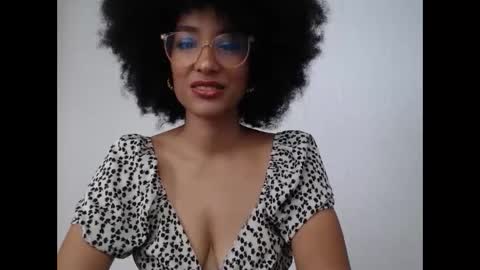 viiolettaaa online show from 04/30/26, 08:26