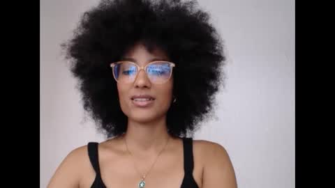 viiolettaaa online show from 05/18/26, 09:31