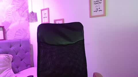Snapshot of viiolleta chatting on 01/07/25, 12:31 viioleta online show from 01/07/25, 12:31