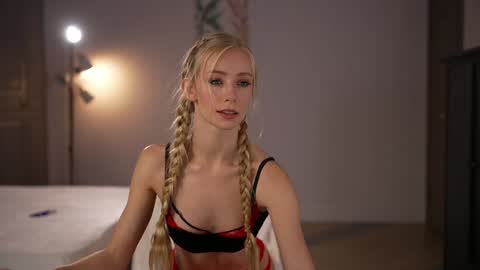 vika54784 online show from 10/31/25, 05:52