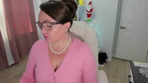 Snapshot of vika7333 chatting on 12/03/24, 03:33 Ukrainian-woman online show from 12/03/24, 03:33