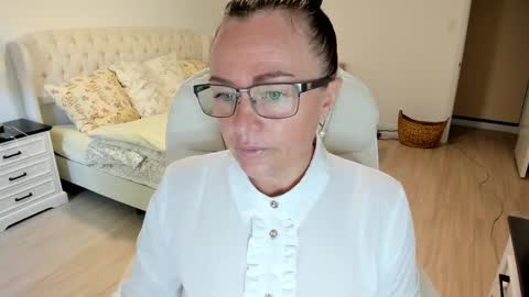 Snapshot of vika7333 chatting on 09/12/25, 12:49 Ukrainian-woman online show from 09/12/25, 12:49