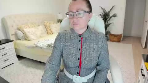 Snapshot of vika7333 chatting on 05/09/26, 11:37 Ukrainian-woman online show from 05/09/26, 11:37