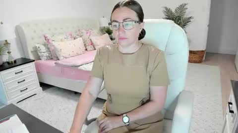 Snapshot of vika7333 chatting on 06/16/26, 10:40 Ukrainian-woman online show from 06/16/26, 10:40
