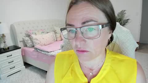 Snapshot of vika7333 chatting on 06/17/26, 10:39 Ukrainian-woman online show from 06/17/26, 10:39