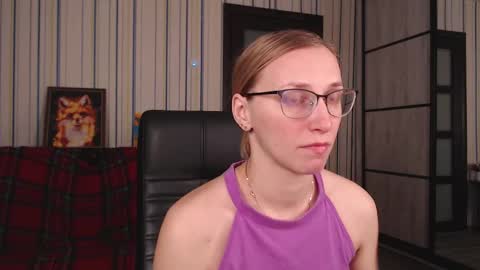 Vika online show from 12/21/25, 11:23