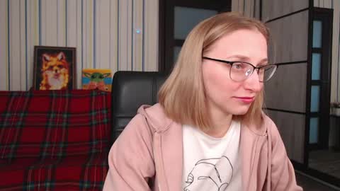 Snapshot of vikaericka chatting on 05/03/26, 05:13 Vika online show from 05/03/26, 05:13