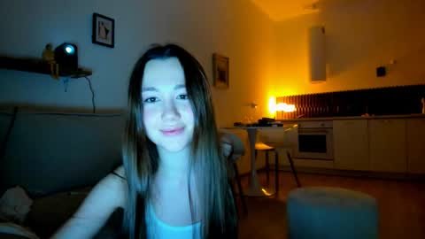 Snapshot of vikawels chatting on 10/19/25, 09:37 Vika online show from 10/19/25, 09:37