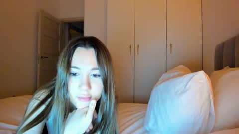 Snapshot of vikawels chatting on 06/07/26, 10:02 Vika online show from 06/07/26, 10:02