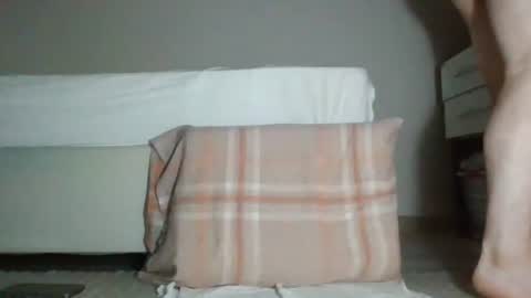 Snapshot of vikbika2 chatting on 07/20/26, 05:37 Tom reunz online show from 07/20/26, 05:37