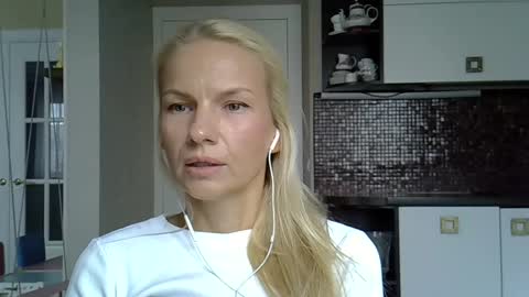 viki_loun5 online show from 09/26/25, 09:02