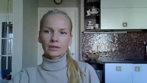 viki_loun5 online show from 09/30/25, 10:31