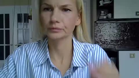 viki_loun5 online show from 10/02/25, 07:04