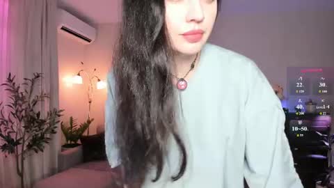 Snapshot of vikibellson chatting on 06/13/26, 07:23 Viki Bellson online show from 06/13/26, 07:23