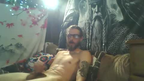 Snapshot of viking43211 chatting on 10/03/25, 06:38 viking43211 online show from 10/03/25, 06:38