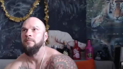 Snapshot of viking_me chatting on 02/13/26, 01:07 viking online show from 02/13/26, 01:07