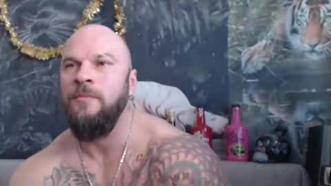 Snapshot of viking_me chatting on 02/25/26, 07:40 viking online show from 02/25/26, 07:40