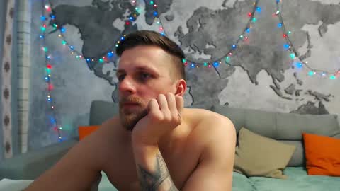 Snapshot of vikingchrisss chatting on 12/15/24, 10:39 vikingchrisss online show from 12/15/24, 10:39