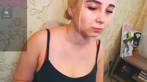 Snapshot of vikiwaitingforyou chatting on 02/09/25, 12:52 Vitoria online show from 02/09/25, 12:52