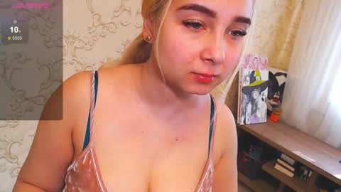 Snapshot of vikiwaitingforyou chatting on 02/17/25, 10:07 Vitoria online show from 02/17/25, 10:07