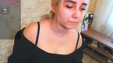 Snapshot of vikiwaitingforyou chatting on 02/19/25, 12:22 Vitoria online show from 02/19/25, 12:22