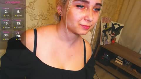 Snapshot of vikiwaitingforyou chatting on 02/19/25, 03:27 Vitoria online show from 02/19/25, 03:27