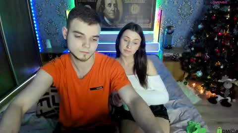 Snapshot of vikki_and_george chatting on 01/07/25, 07:49 vikki and george online show from 01/07/25, 07:49