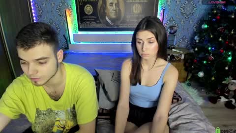 Snapshot of vikki_and_george chatting on 01/12/25, 06:59 vikki and george online show from 01/12/25, 06:59