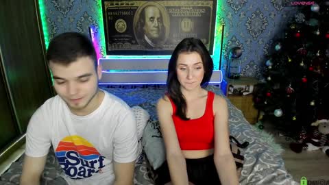 Snapshot of vikki_and_george chatting on 01/14/25, 10:55 vikki and george online show from 01/14/25, 10:55