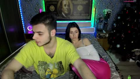 Snapshot of vikki_and_george chatting on 01/20/25, 06:21 vikki and george online show from 01/20/25, 06:21